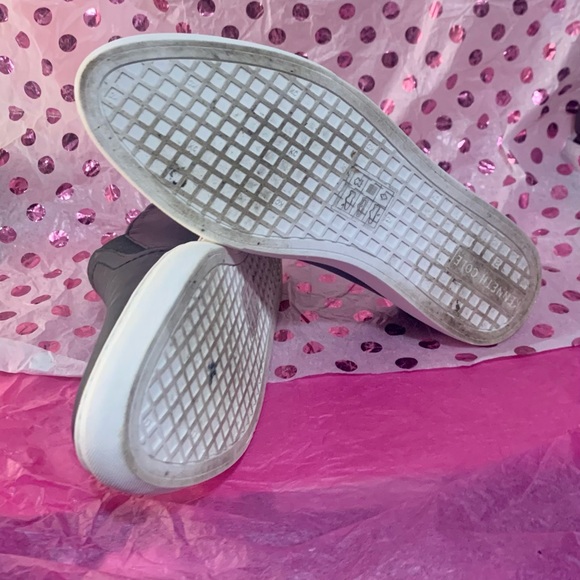 Kenneth Cole slip on low platform shoes 💋 - Picture 8 of 8